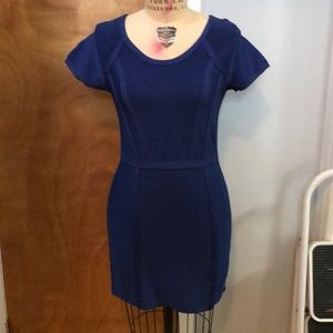 SCOOP NYC Body Con dress in Navy Blue!
